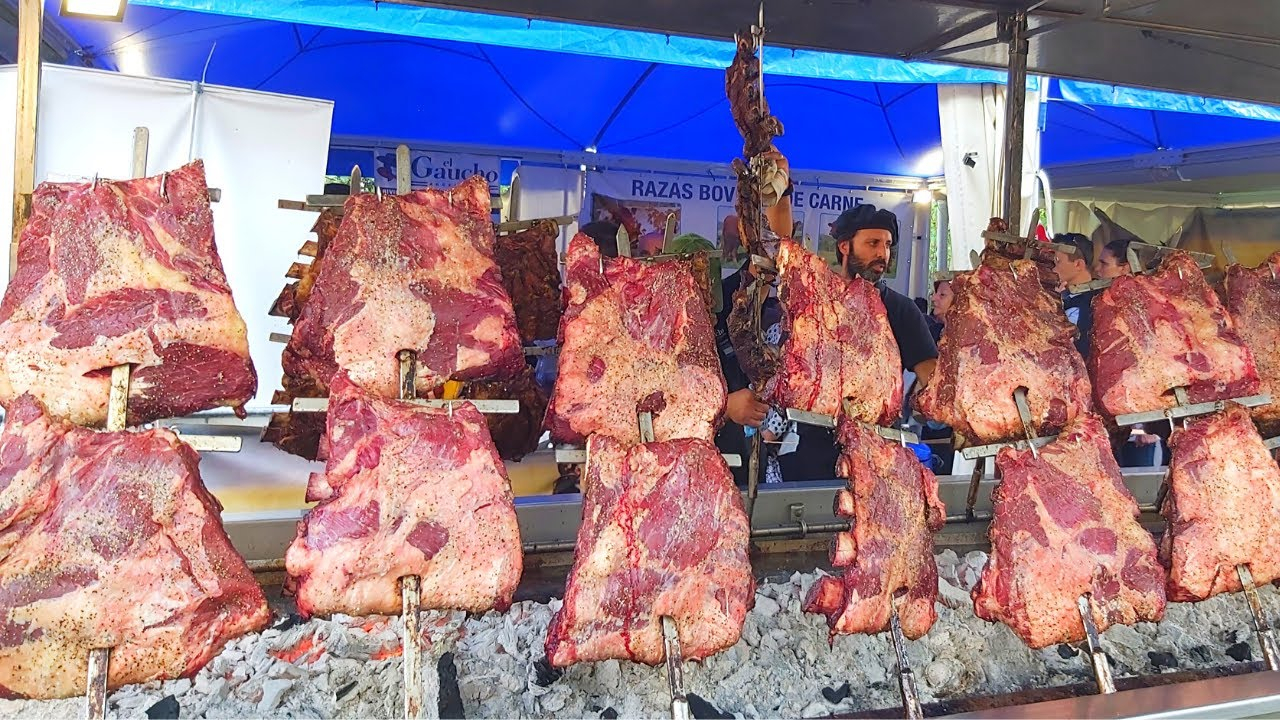 意大利最大的烤肉节,这才是烧烤的正宗吃法,大块大块肉,看着都过瘾!