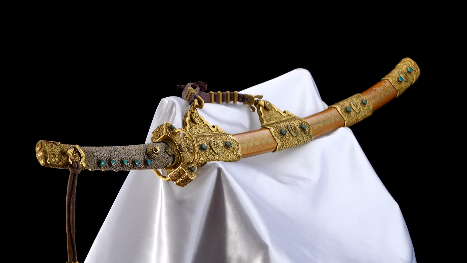 日本刀装欣赏 金梨子地家纹散莳绘鞘饰太刀拵 江户时代后期 重要刀装