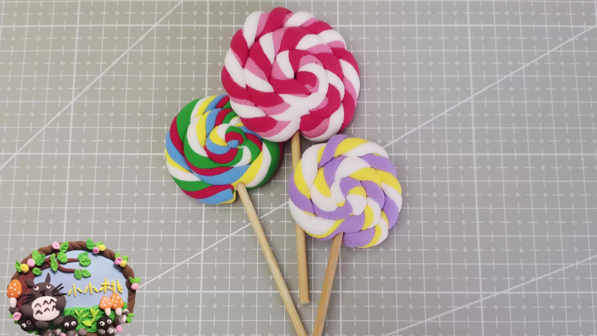 乐桃桃创意手工:超简单的粘土棒棒糖来咯!你喜欢哪个口味呢