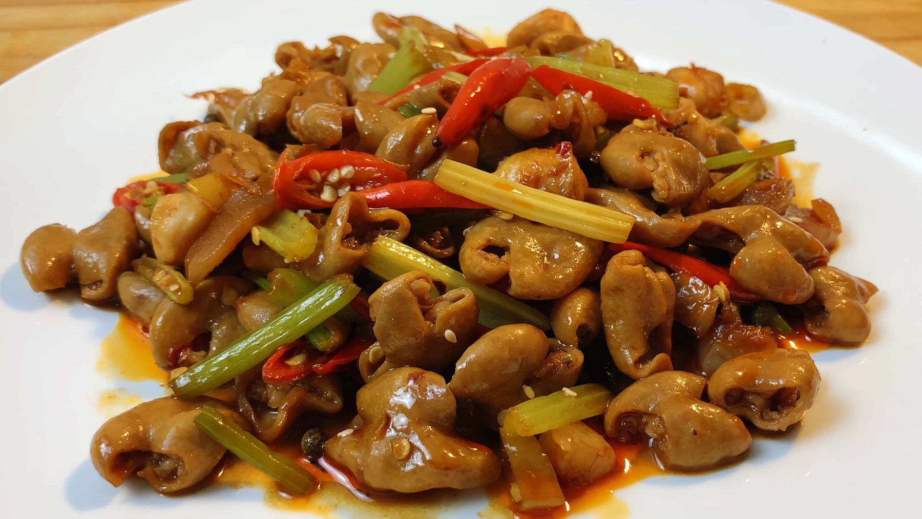 生爆肥肠怎么做才脆大厨教你几个小技巧脆爽无异味越嚼越香