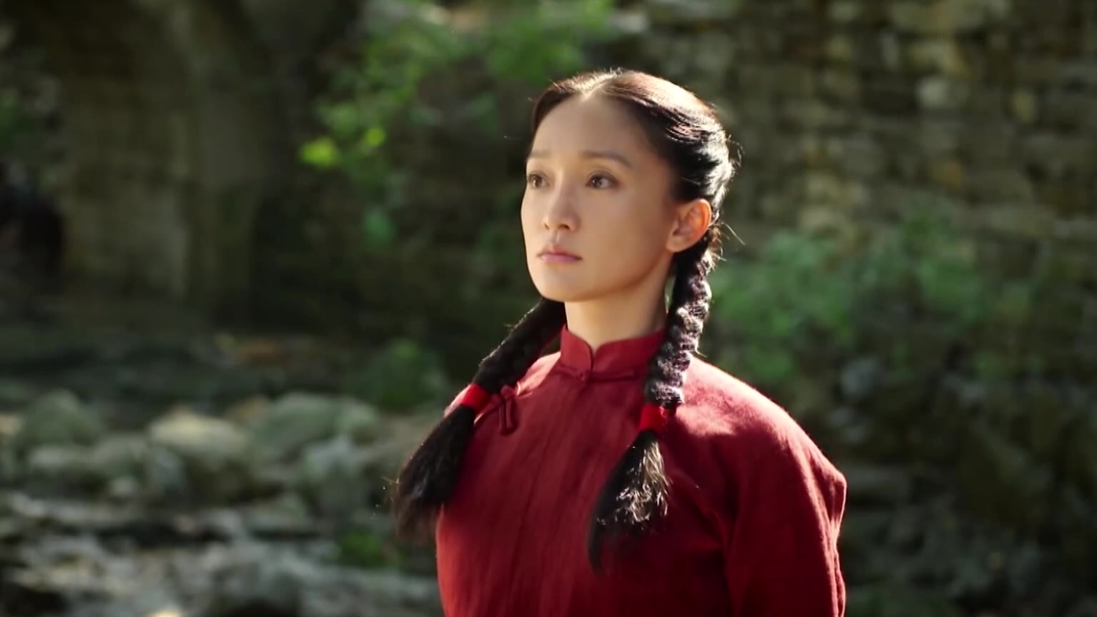 红高粱:老爹卖老婆还债,九儿拼命求人凑钱,再见到母亲直接崩溃