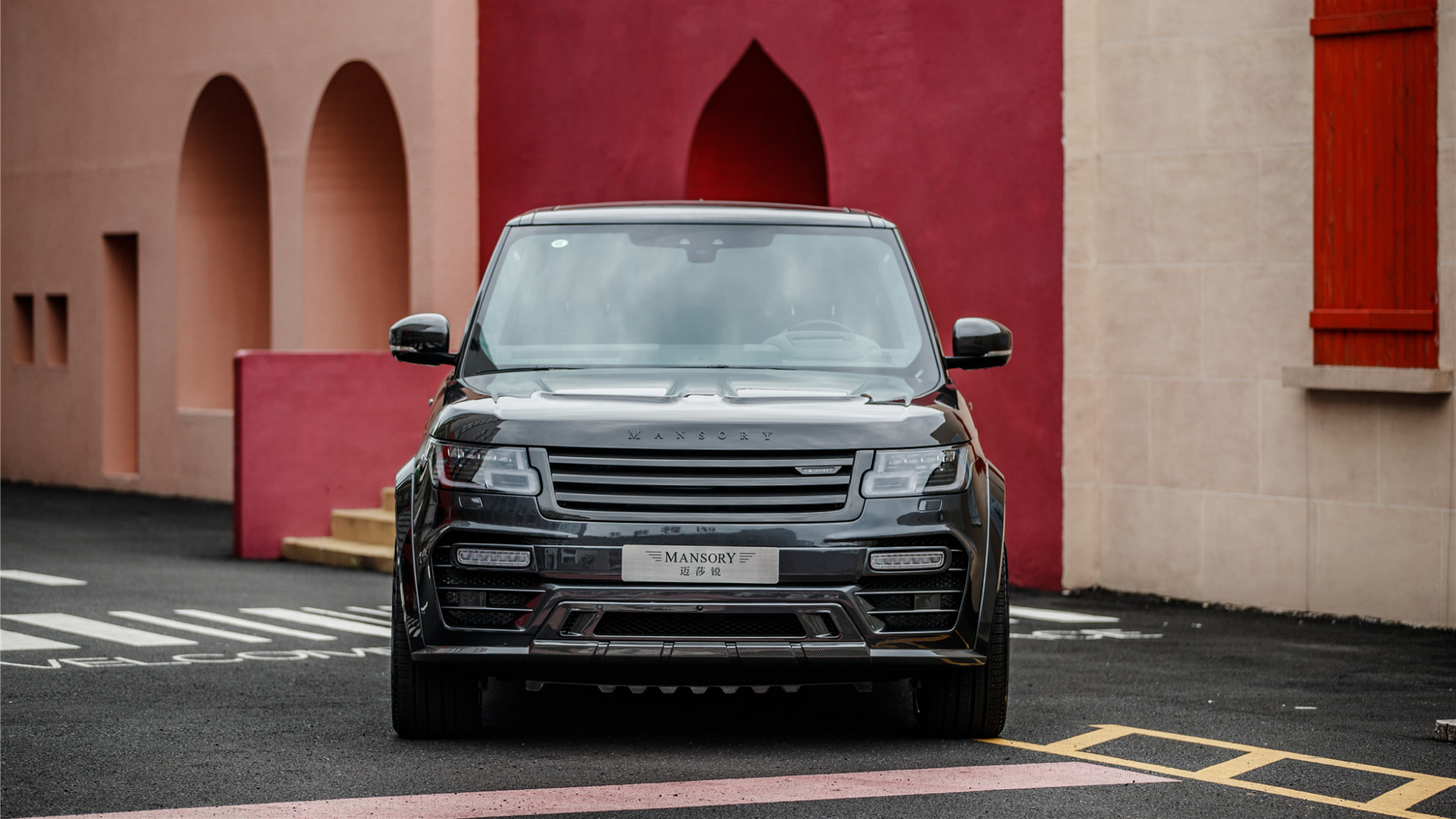 视频,mansory迈莎锐路虎传世加长杭州万象城首发亮相