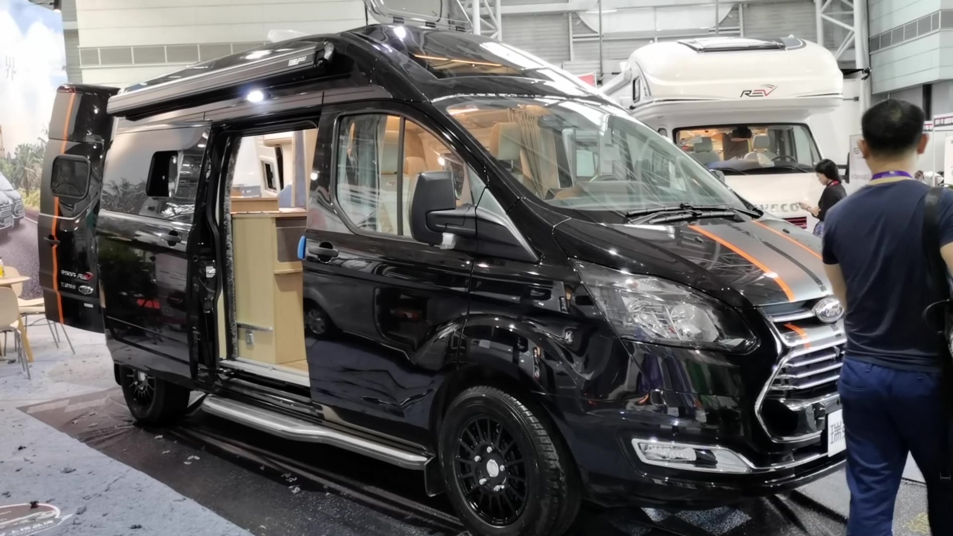 瑞弗启界r500b型房车,商务 旅居在合适不过.