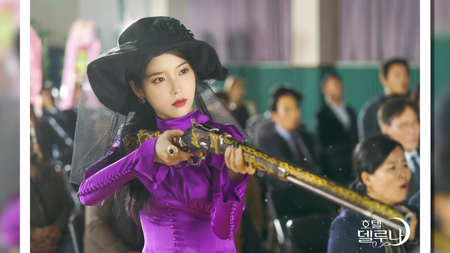 【iu&李知恩】德鲁纳酒店 剧照 行走的 u衣库
