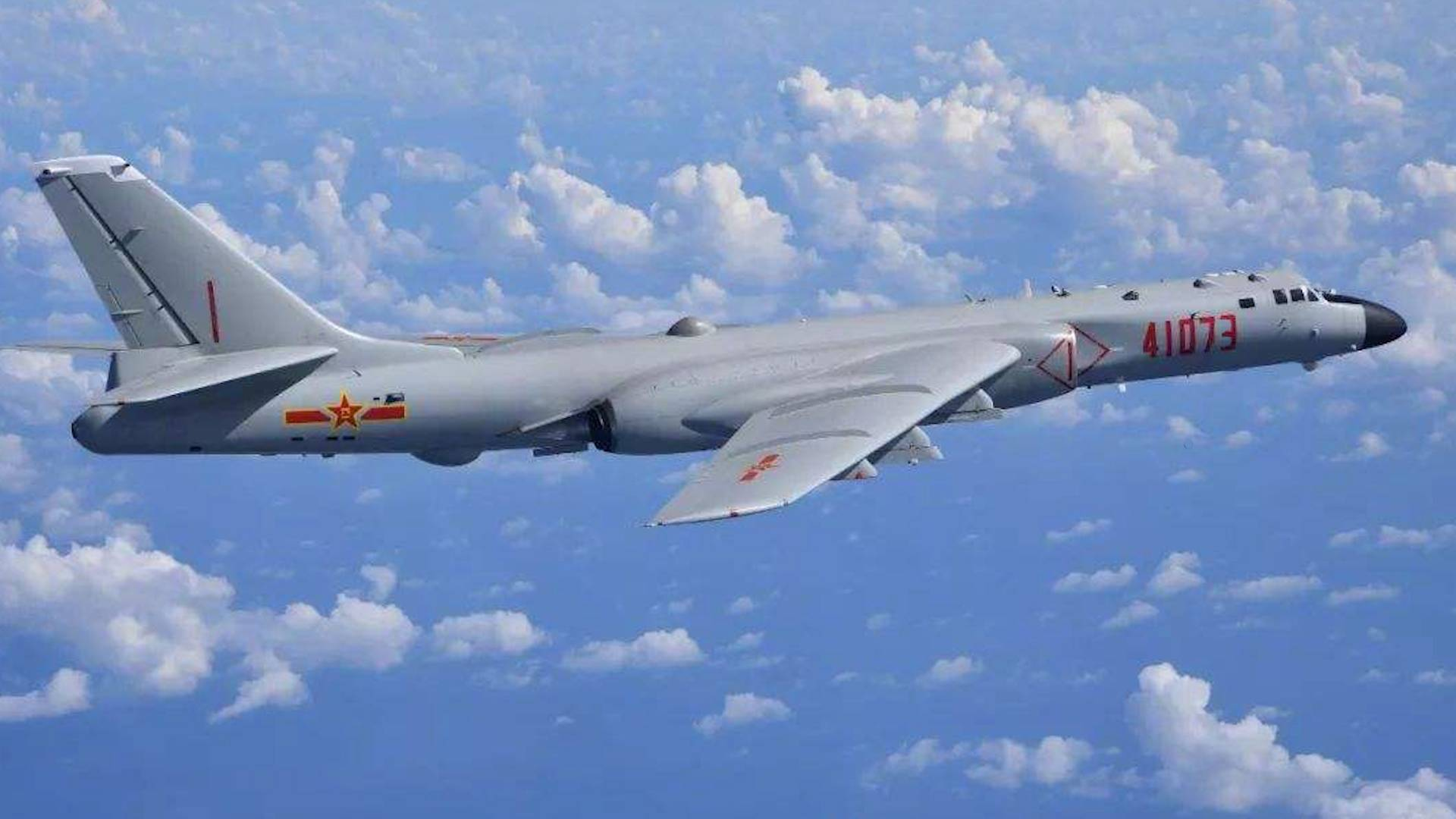 中国空军公开轰-6k战术指标:载弹量12吨 可挂长剑-20巡航导弹