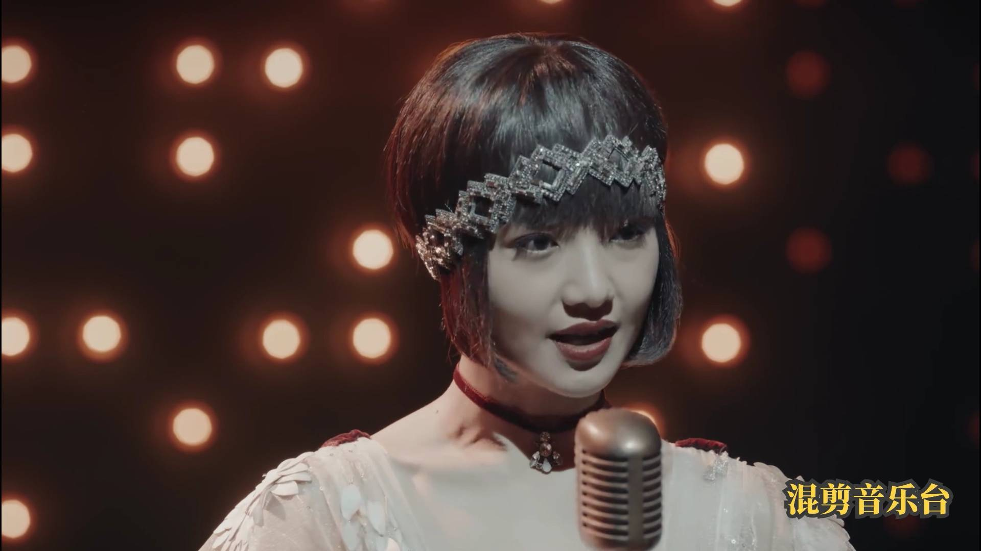 陈粒演唱《空空》,很戳心也很治愈,意味深长的歌词让人无限循环