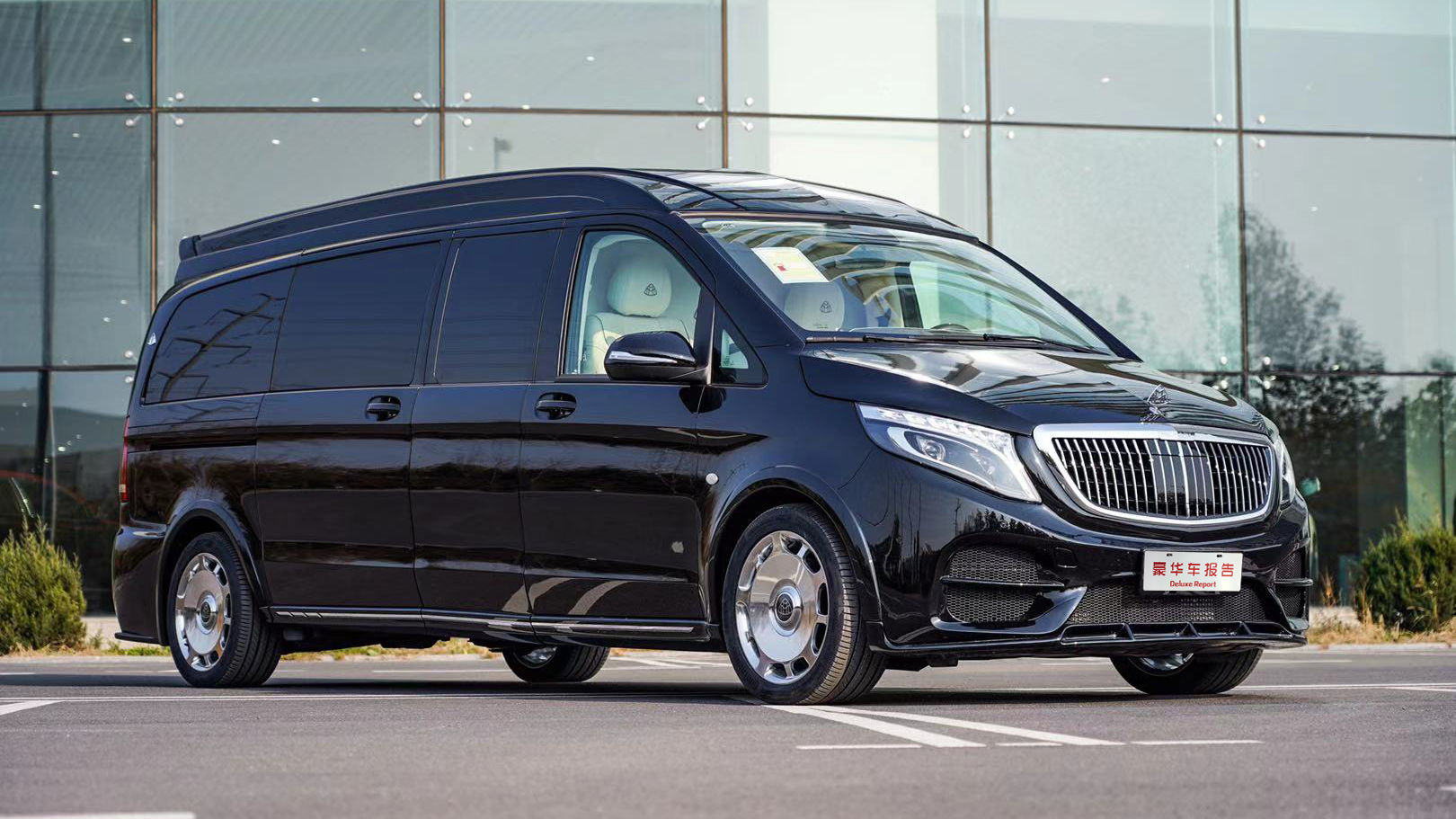 暴跌80万!曾经200多万的奔驰加长礼宾车,现在跟埃尔法一个价?