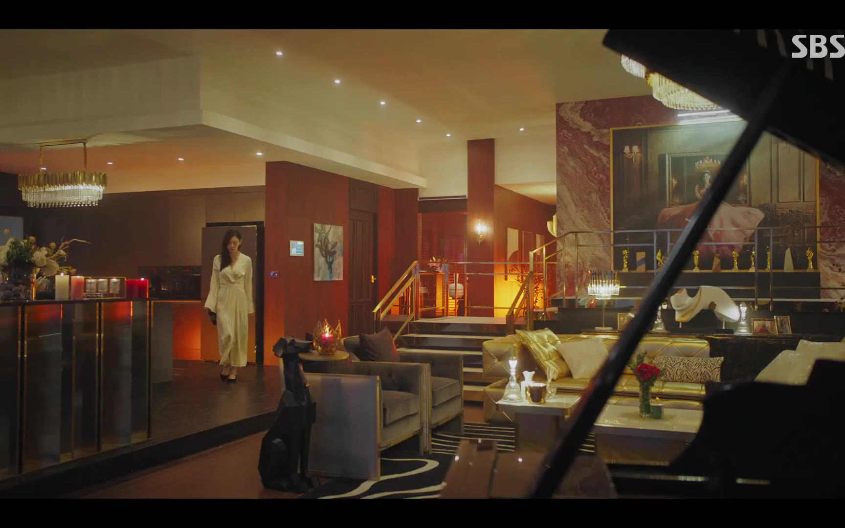 顶层公寓2 片段