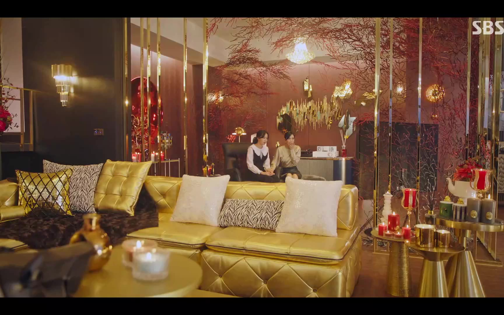 顶层公寓2 片段