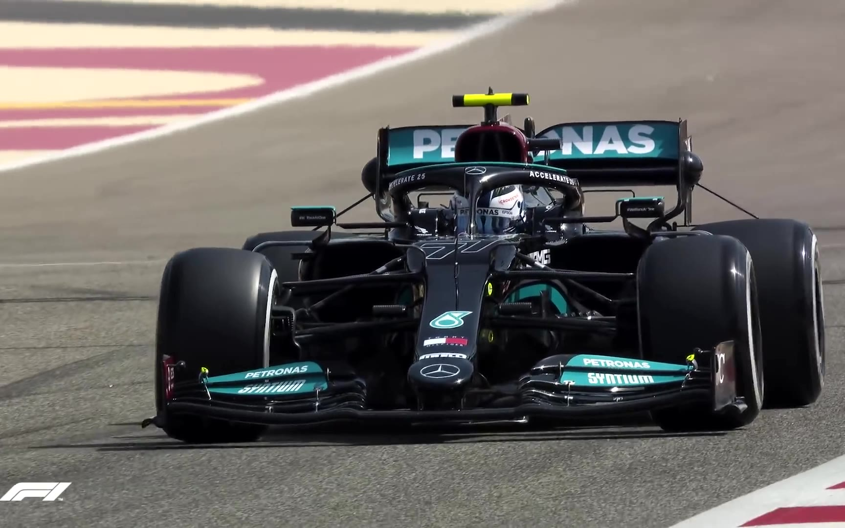 f1 2021巴林冬测第一天,沙尘暴下的冬测,梅赛德斯变速箱故障,法拉利