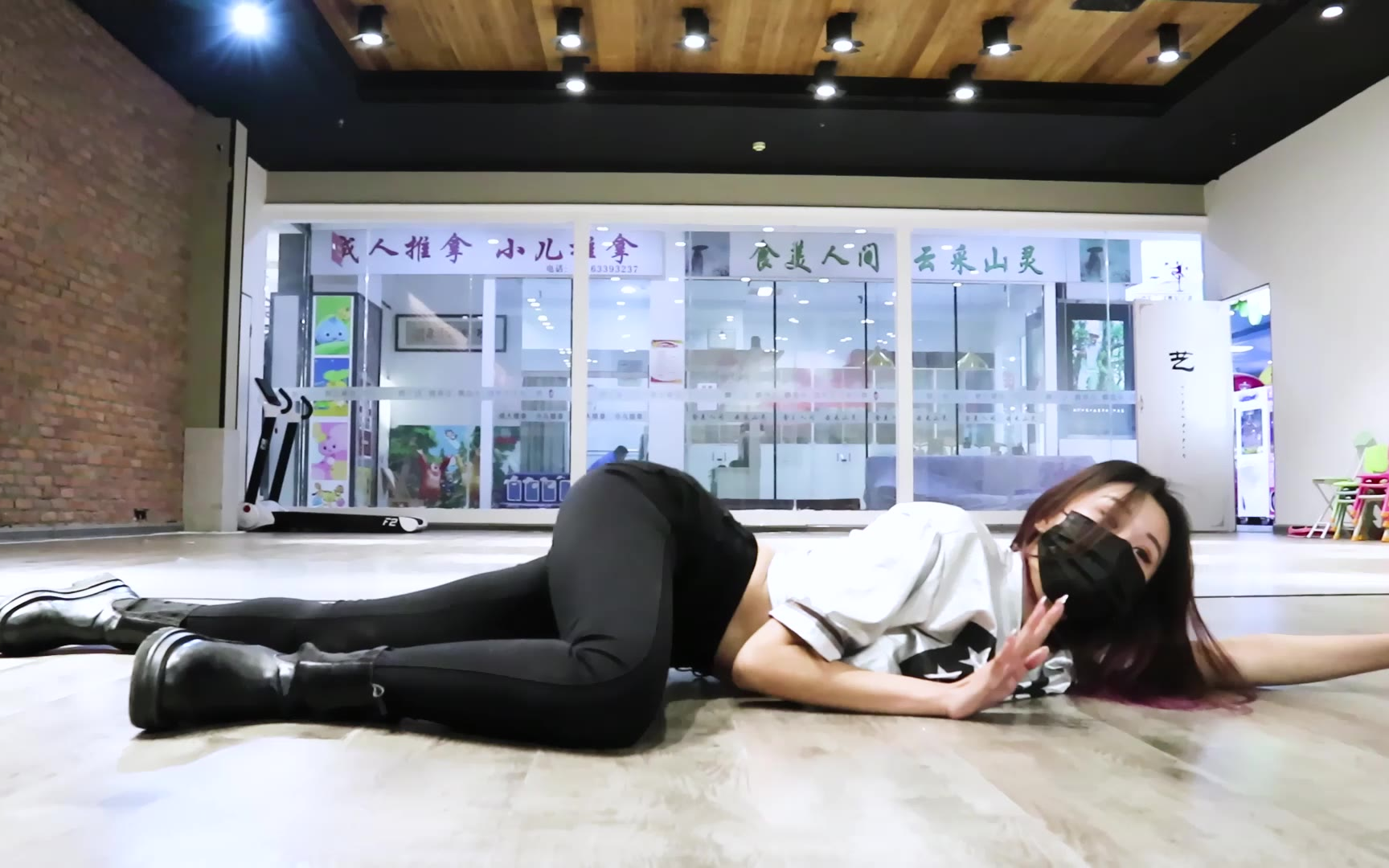 lisa #swalla 魔性擦地板舞