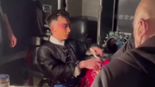 京剧后台赵云赶关羽的换装全记录,演员太不容易了!挺佩服的