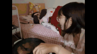 【阿咩】乘老妈睡着在床头煎牛排会被揍吗?