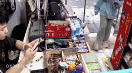 女:我可以加下你的微信吗?460