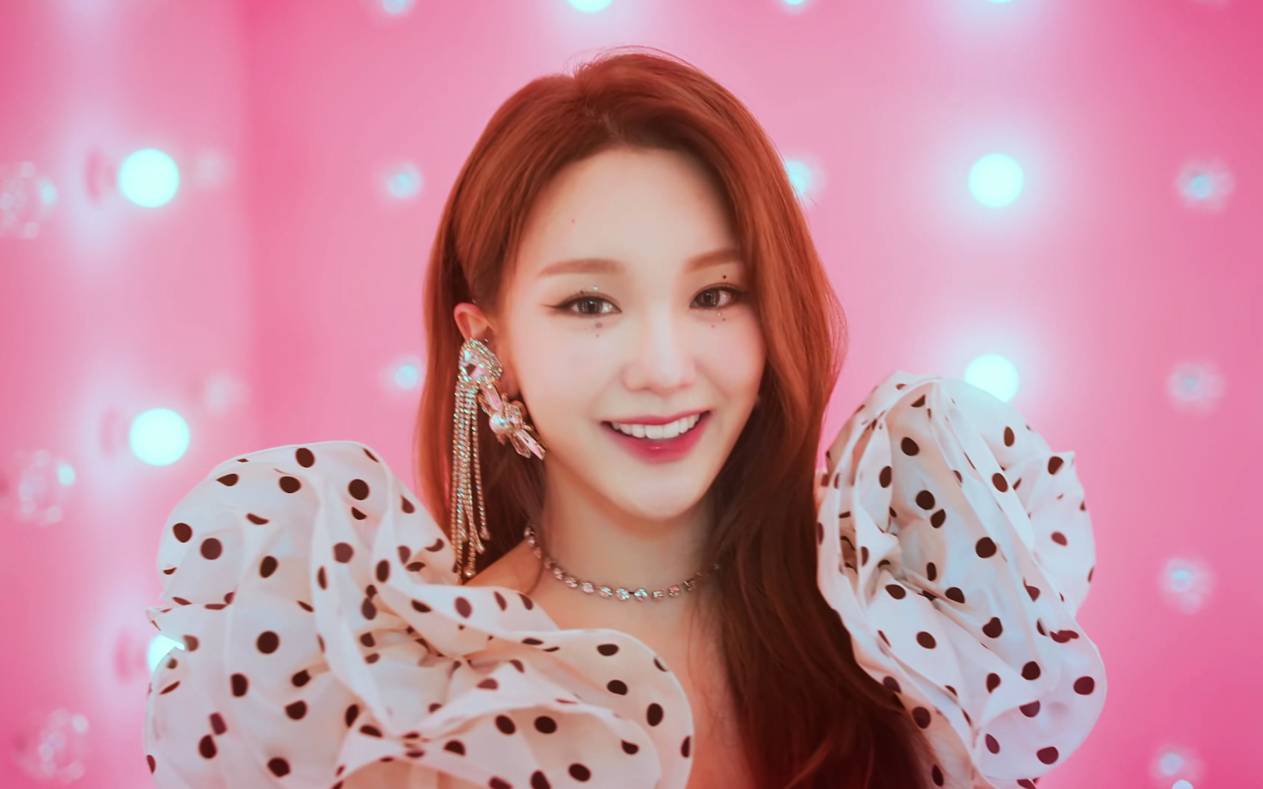 新人女团 woo!ah!  – purple 4k版mv