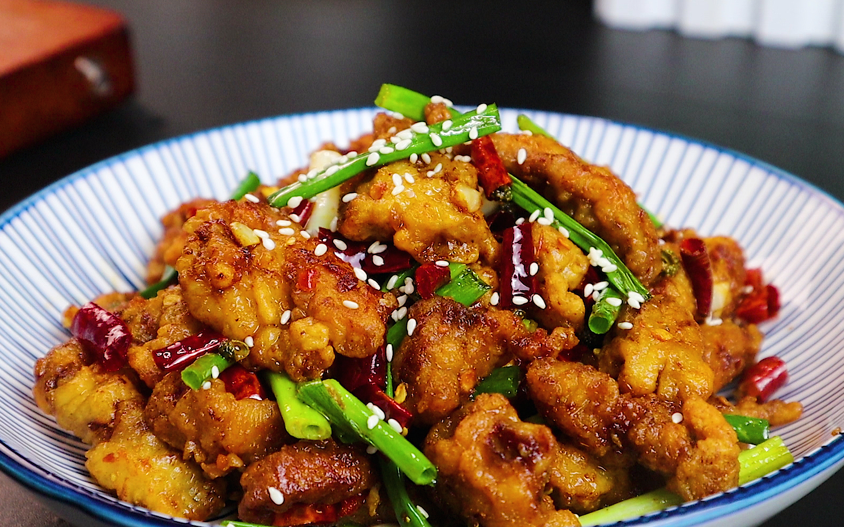 小酥肉这样做太好吃了外酥里嫩香辣入味端上桌就抢吃光