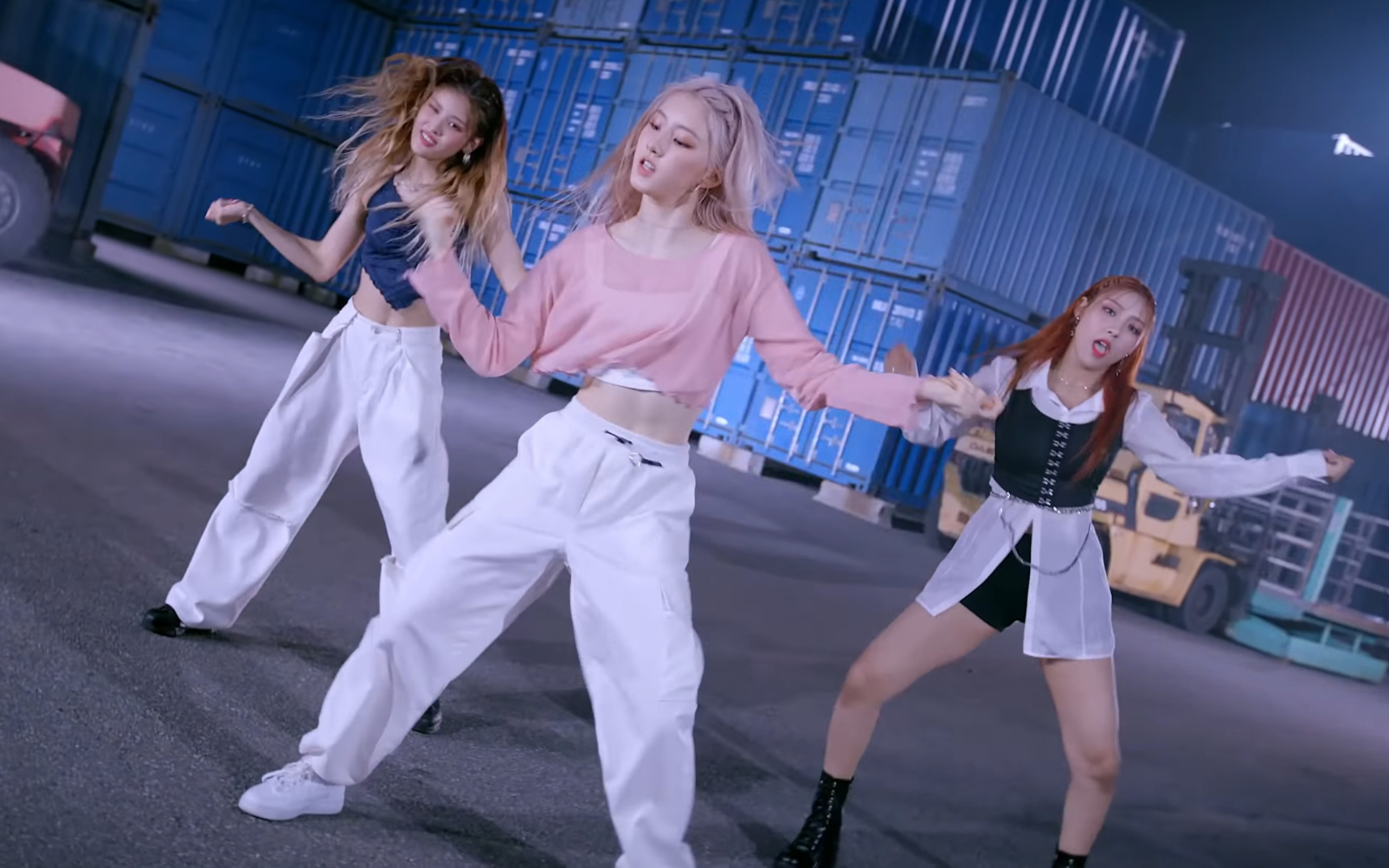 反正就是超能跳新人女团lightsum的实力就由你们来检阅吧