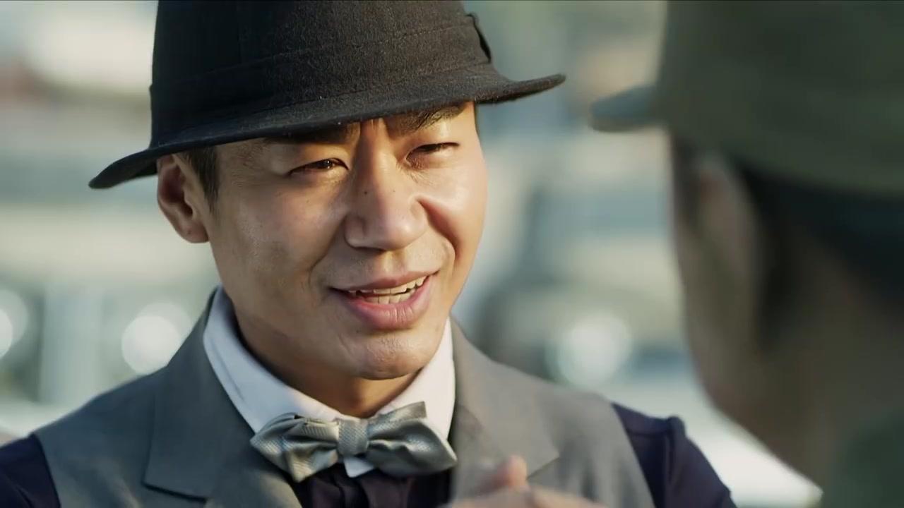 激战: 关鹏拍了拍国军身上的土, 转身对手下说: 他是日本鬼子