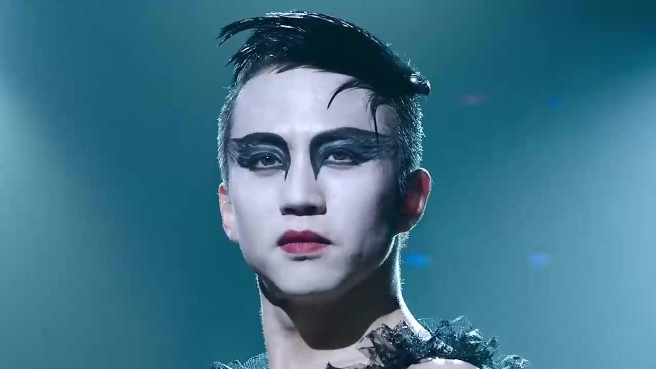 分手大师: 邓超男扮女装走t台, 这风骚的走步, 把金星都看愣了